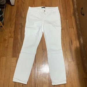 Ann Taylor skinny Jean   White. Size 8